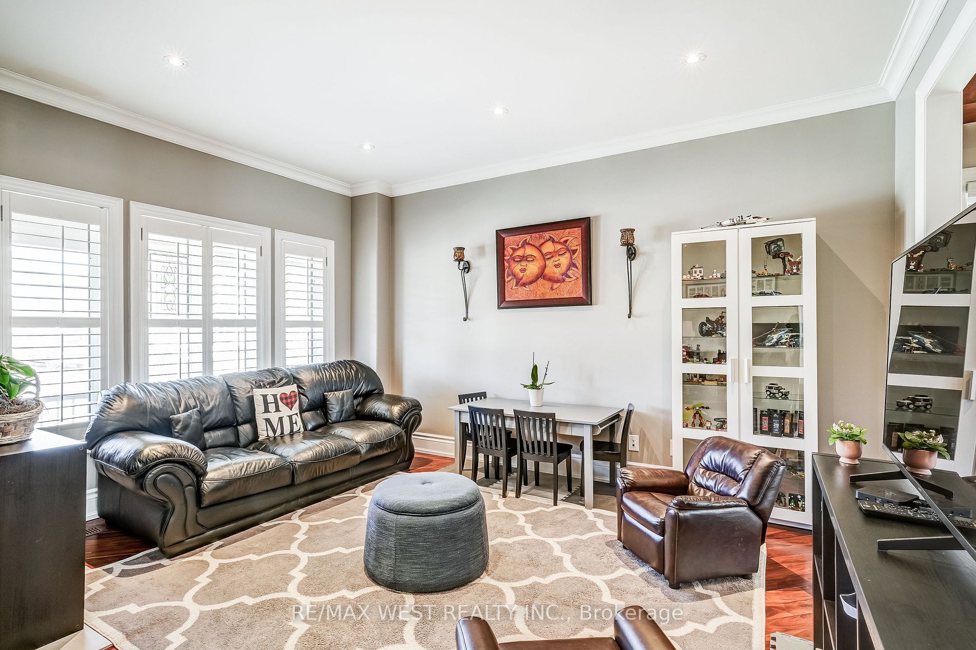 17 Antrim Crt