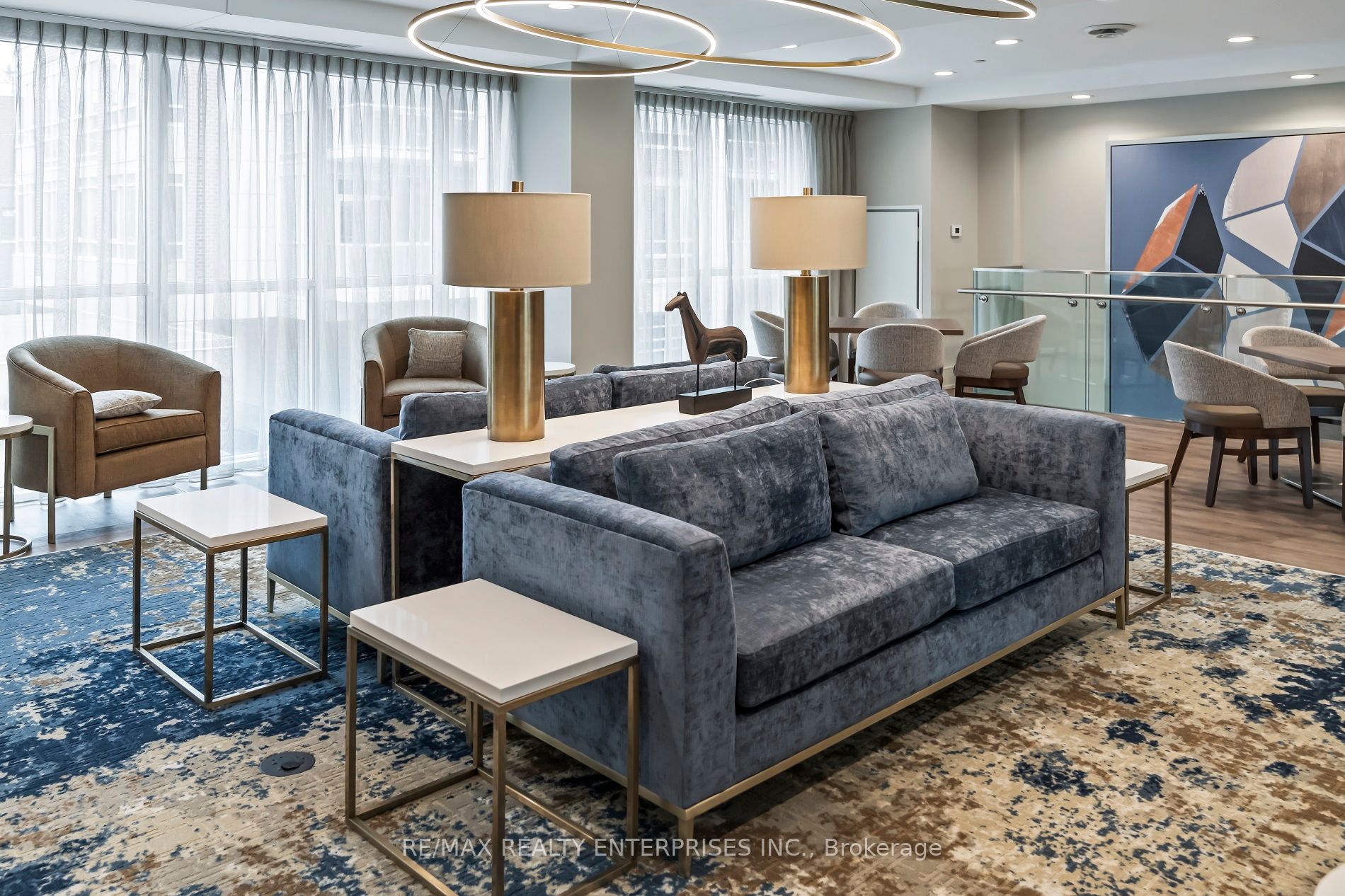 270 Lakeshore Rd W, #204