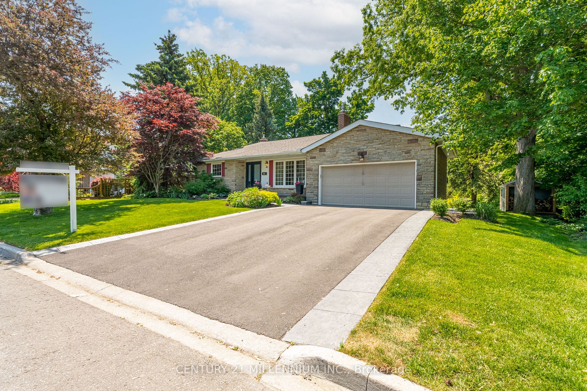 49 Ridgehill Dr