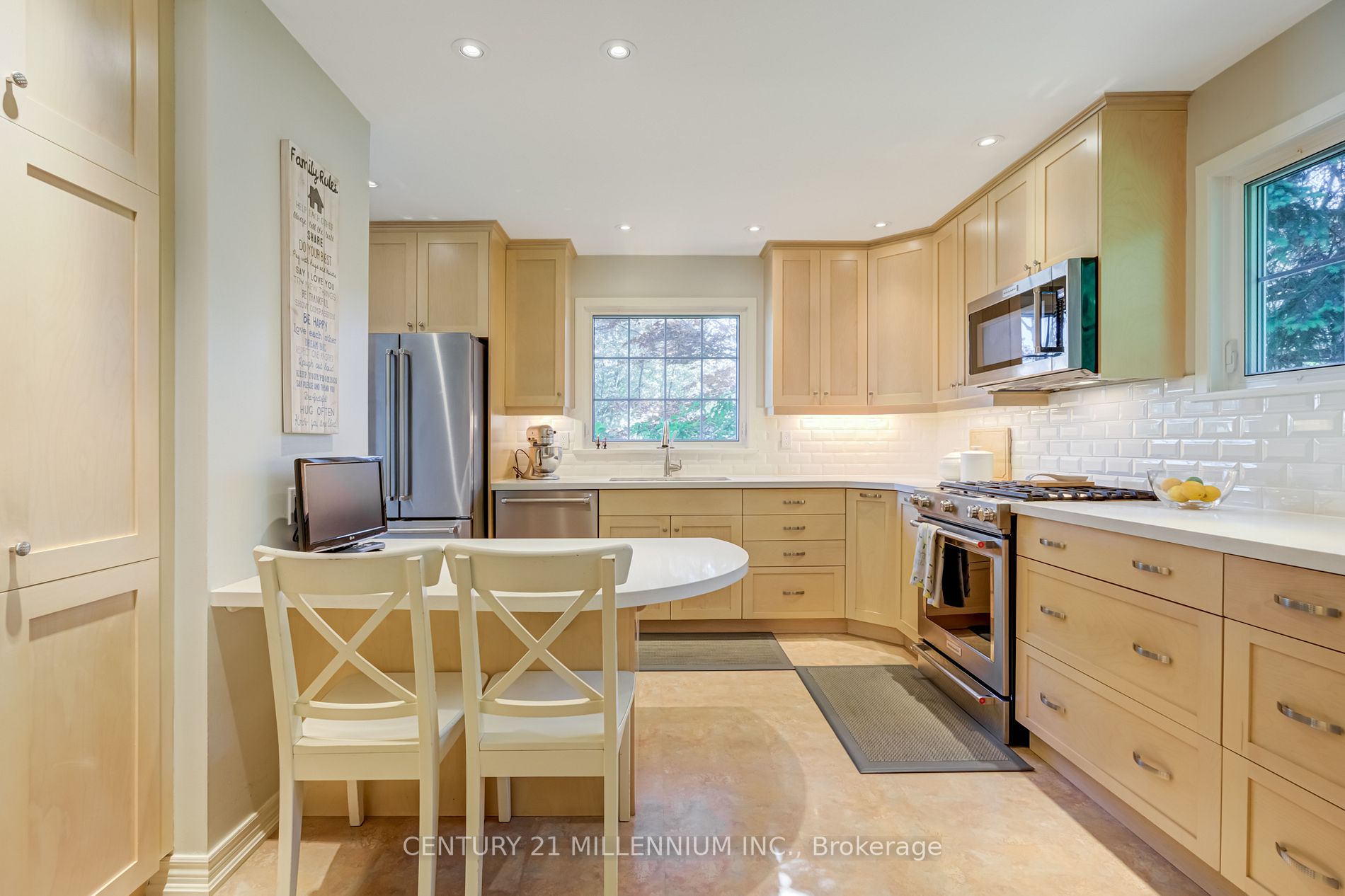 49 Ridgehill Dr