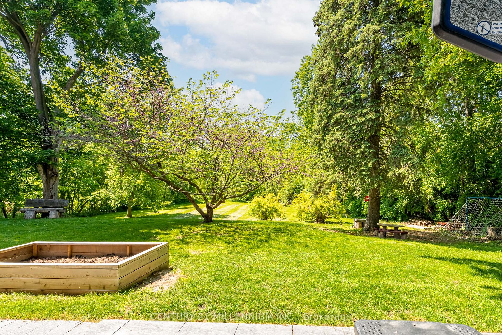 49 Ridgehill Dr