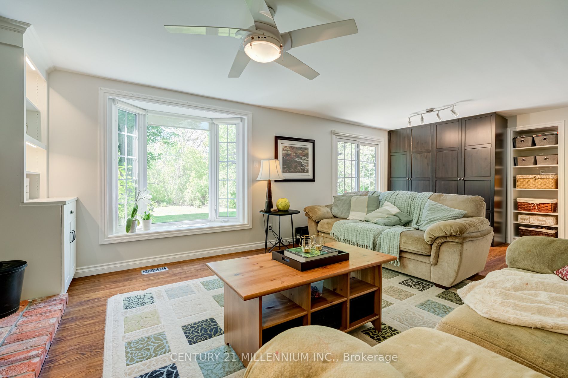 49 Ridgehill Dr