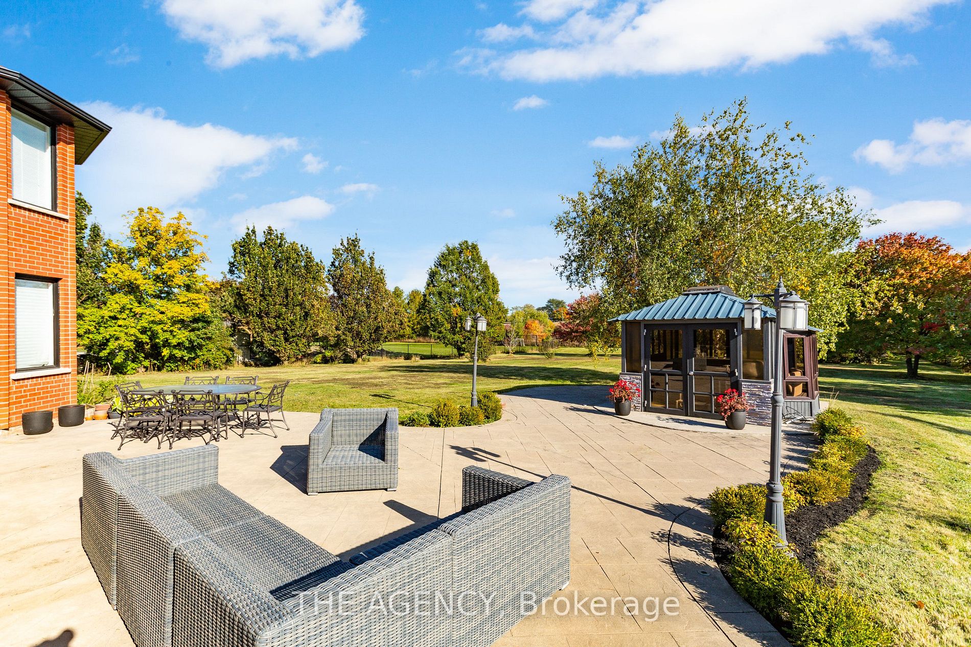 49 Cranston Dr