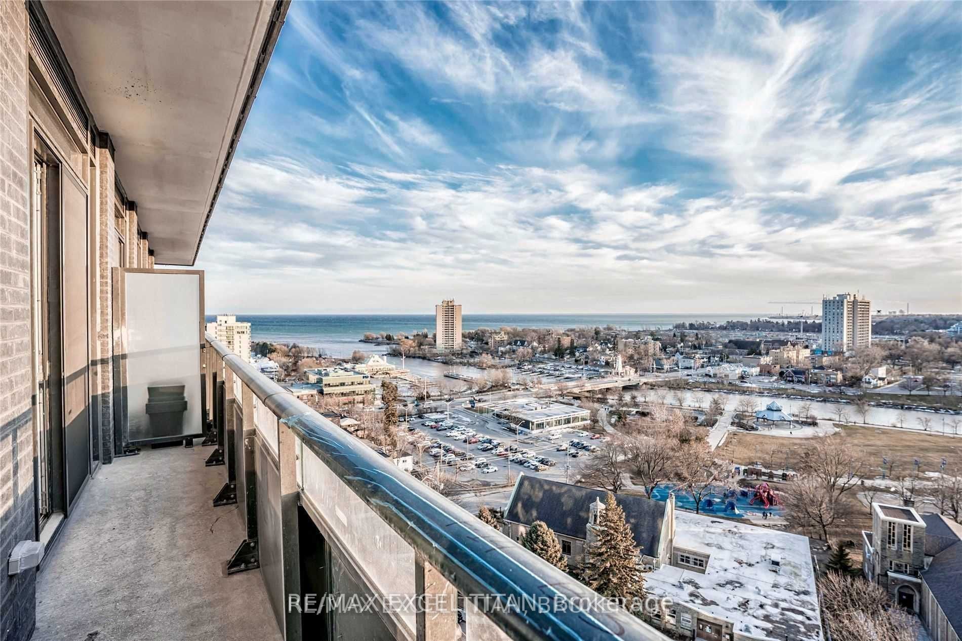 21 Park St E, #1705