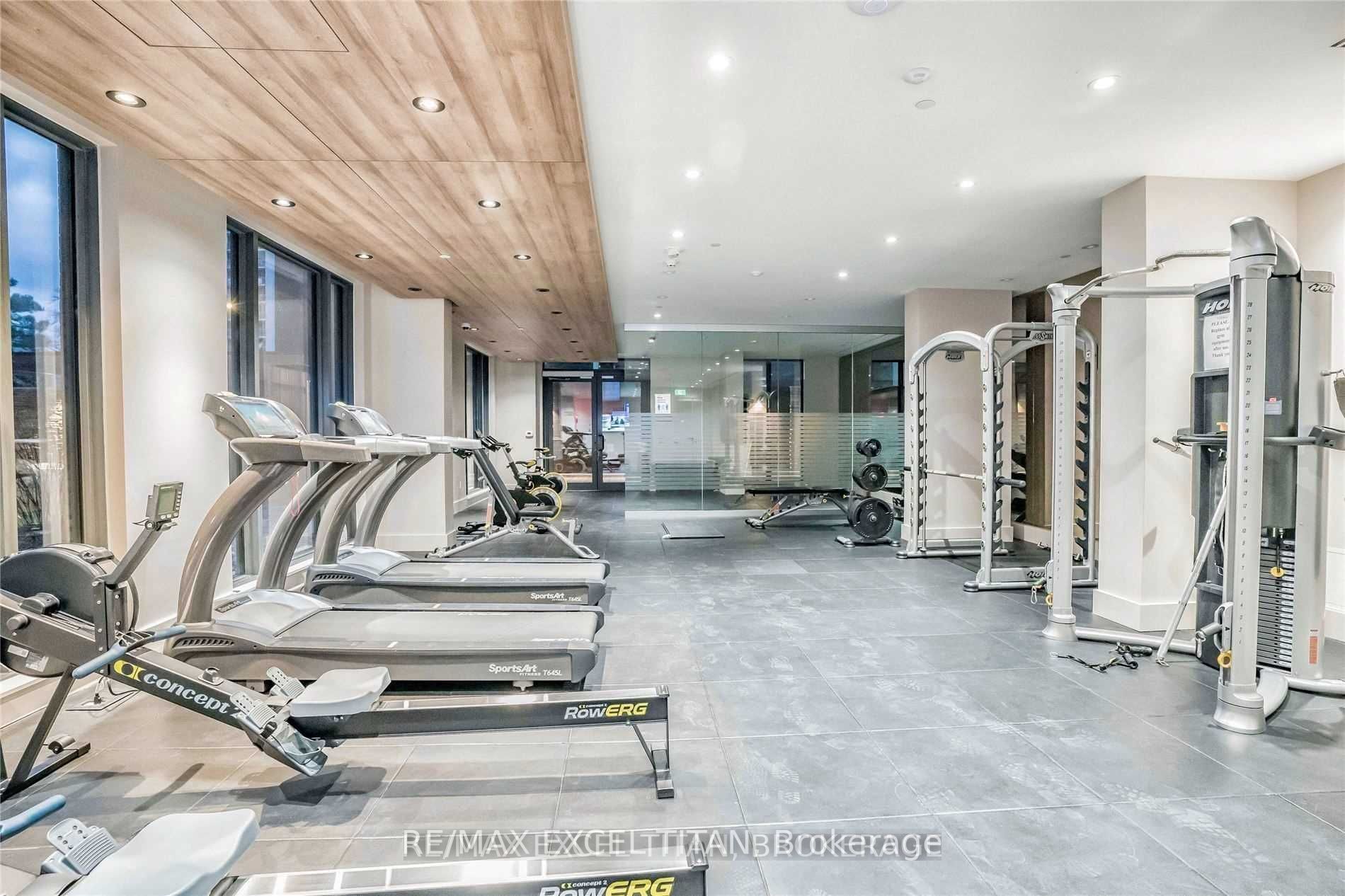 21 Park St E, #1705