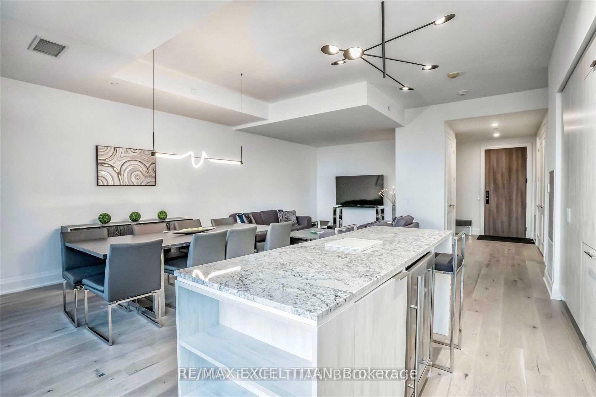 21 Park St E, #1705