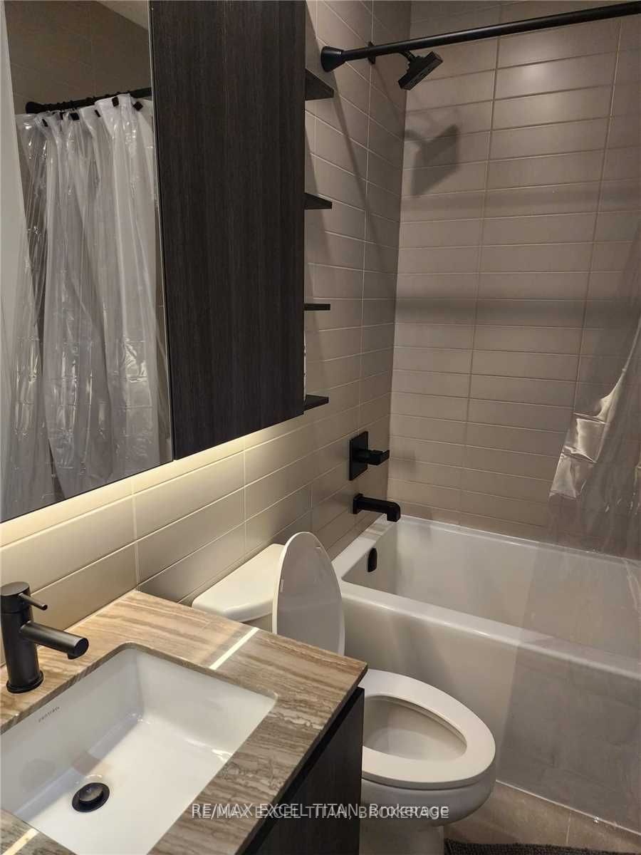 21 Park St E, #1705