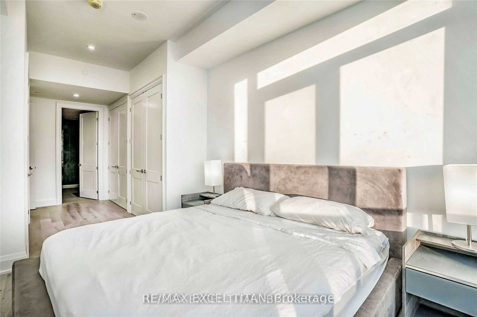 21 Park St E, #1705