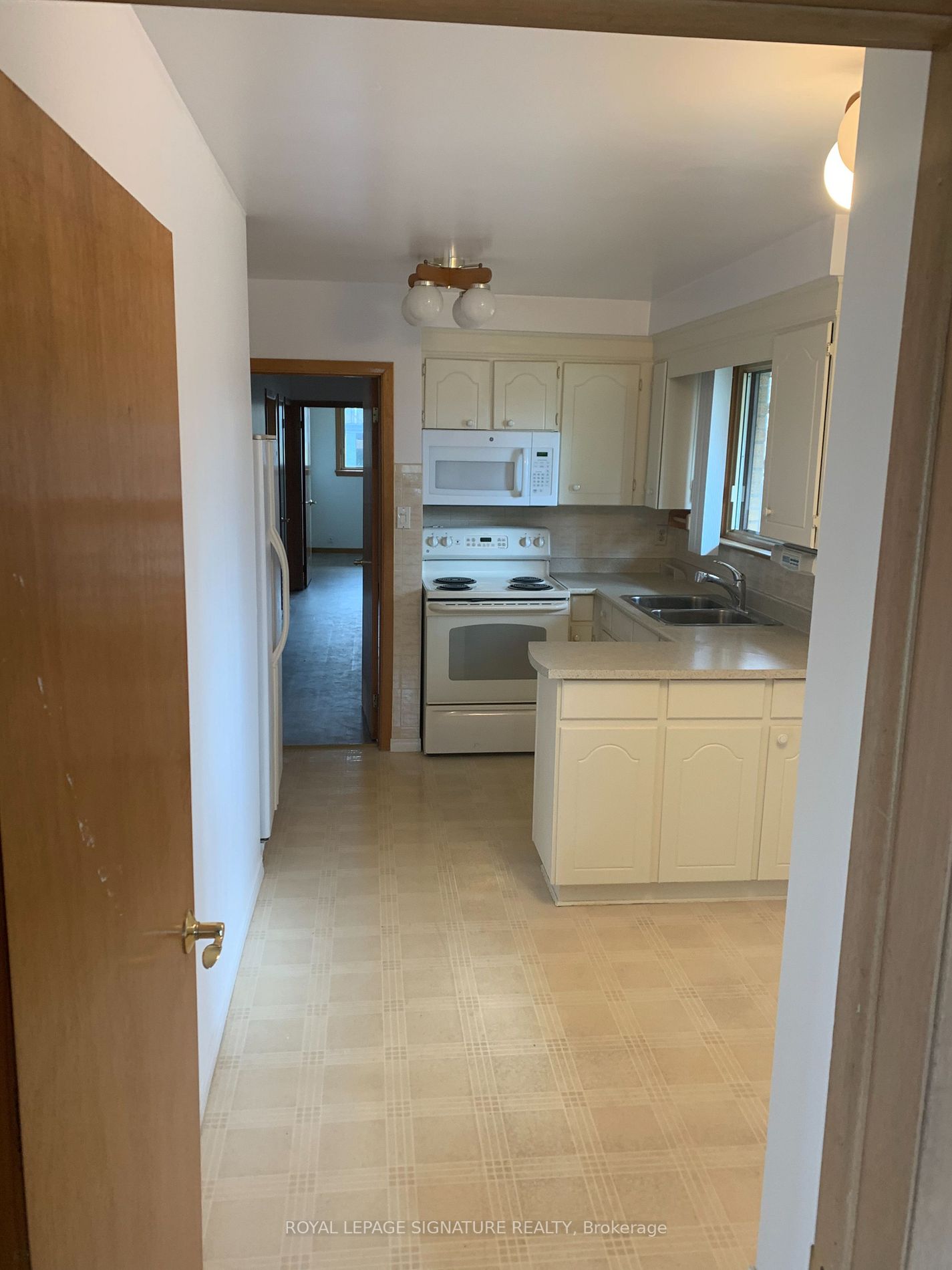 931 Aviation Road