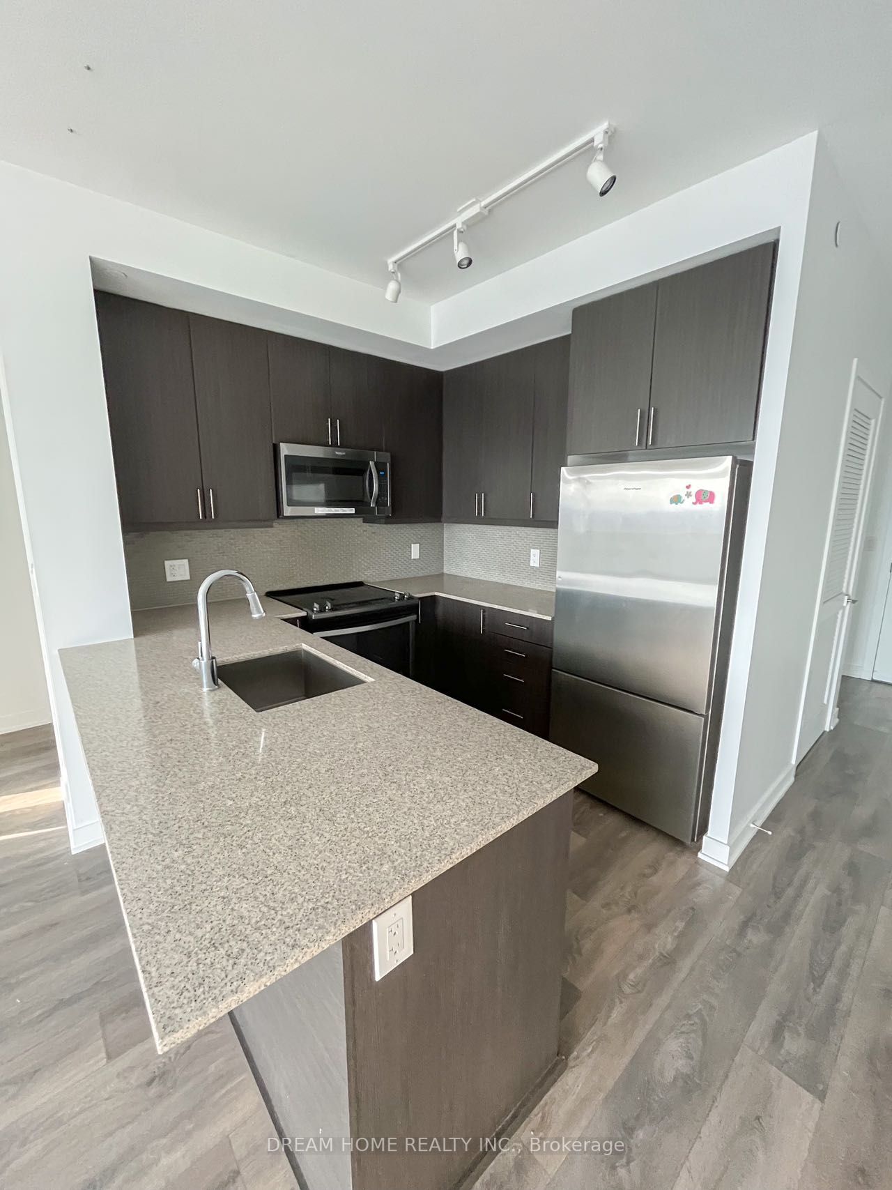 4633 Glen Erin Dr, #1111
