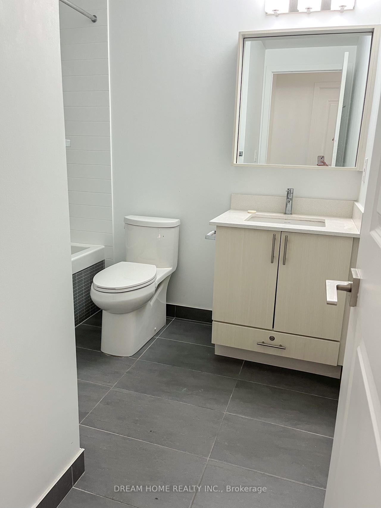 4633 Glen Erin Dr, #1111
