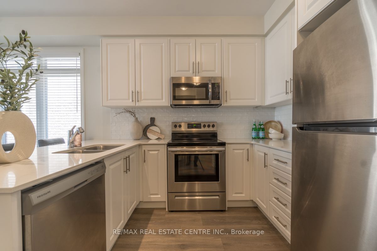 1169 Lloyd Landing