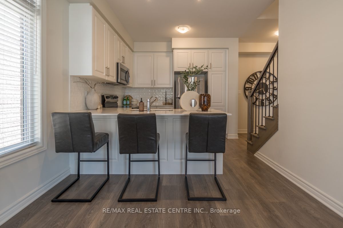 1169 Lloyd Landing
