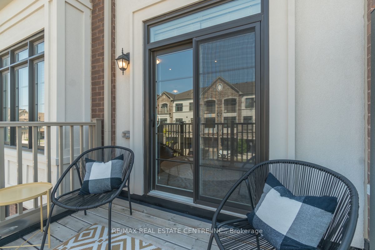 1169 Lloyd Landing