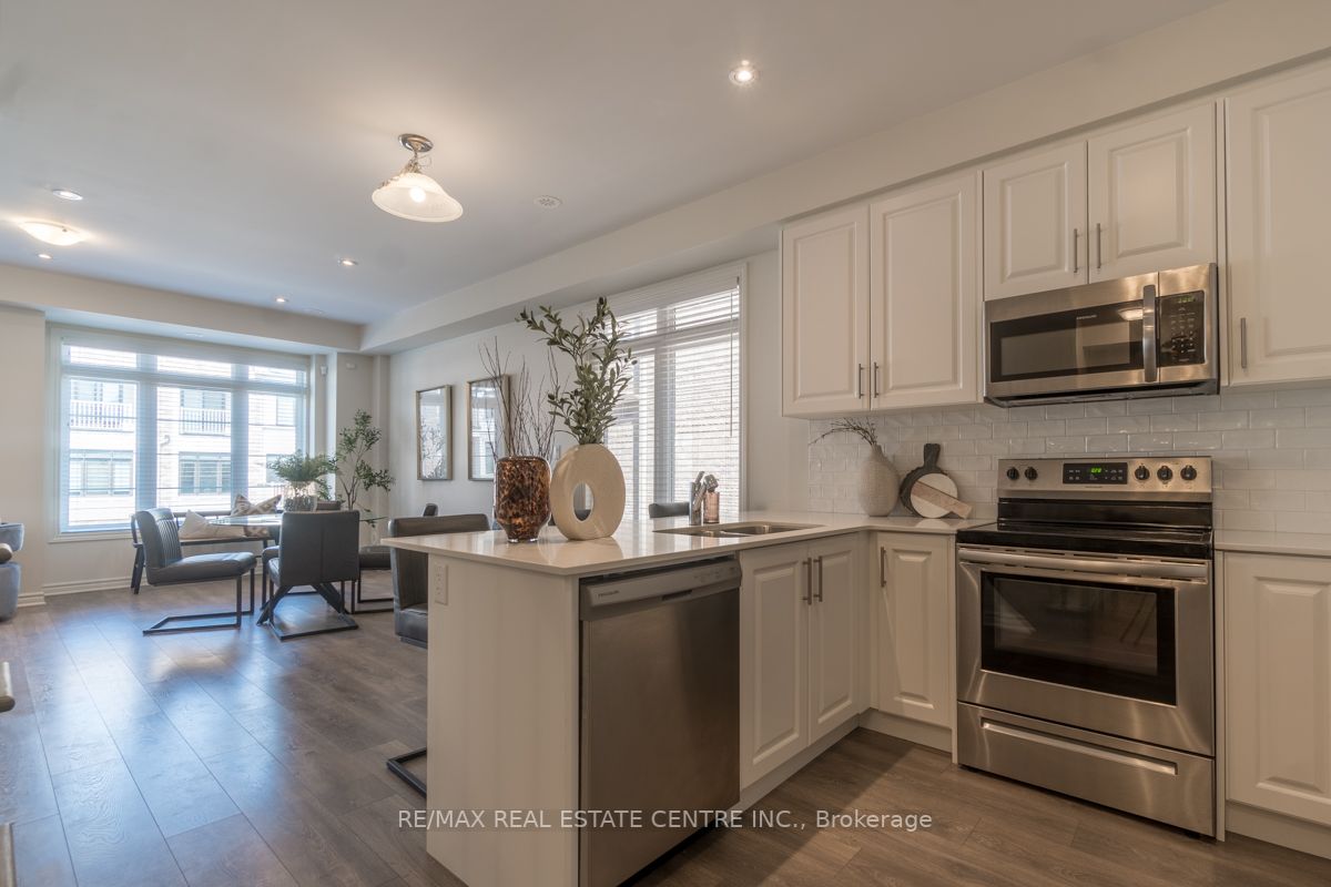 1169 Lloyd Landing