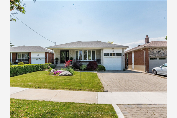 29 Castle Green Cres, Toronto