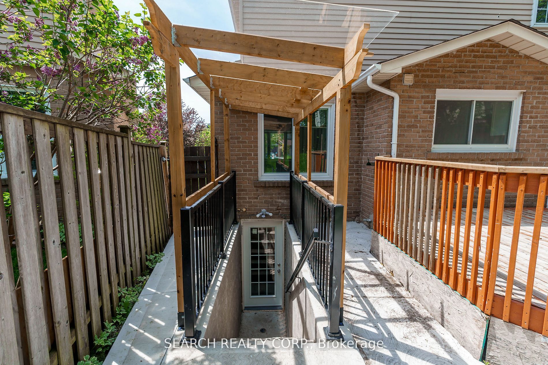 51 Sutter Ave