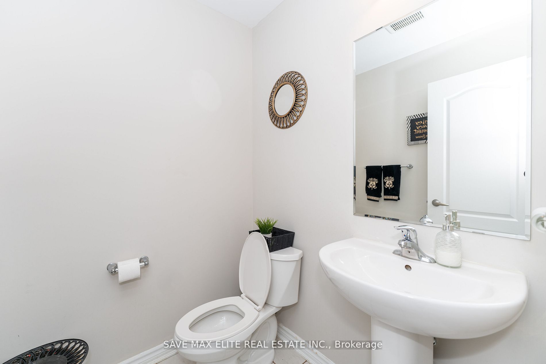 30 Metro Cres