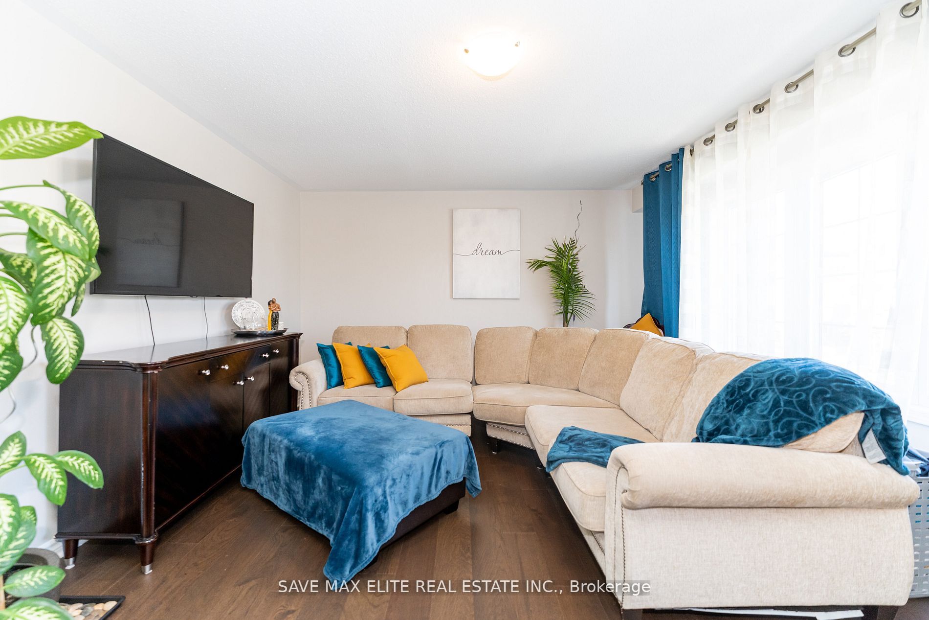 30 Metro Cres