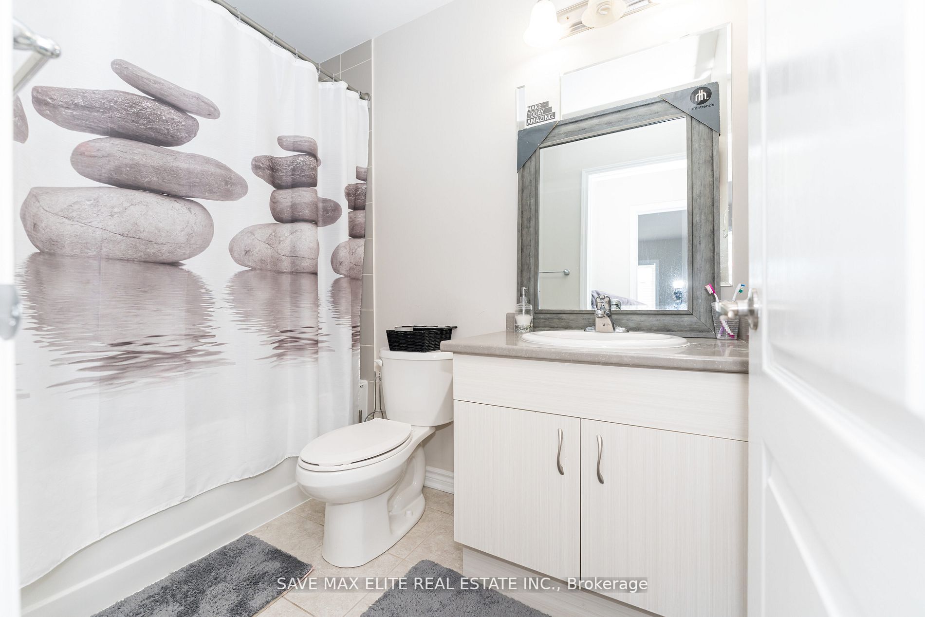 30 Metro Cres