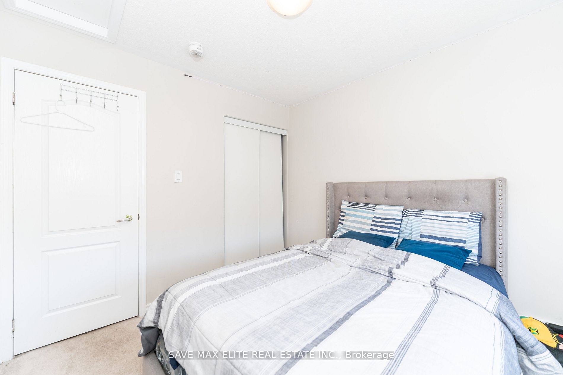 30 Metro Cres