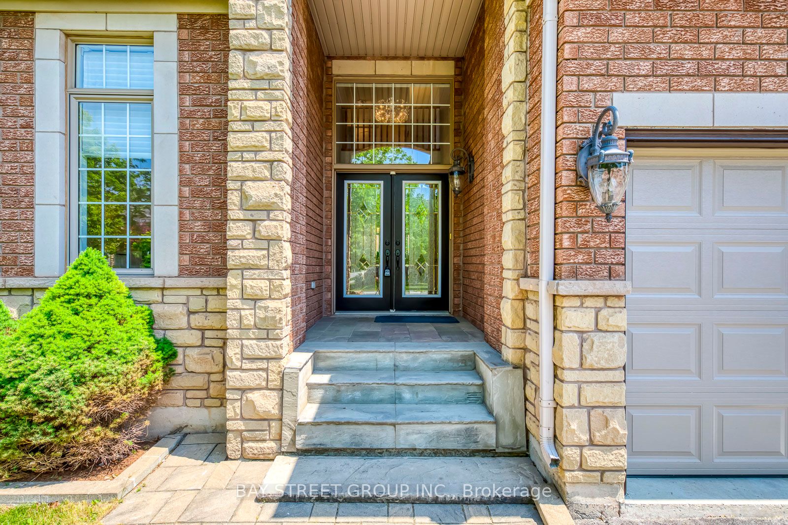 2309 Coronation Dr