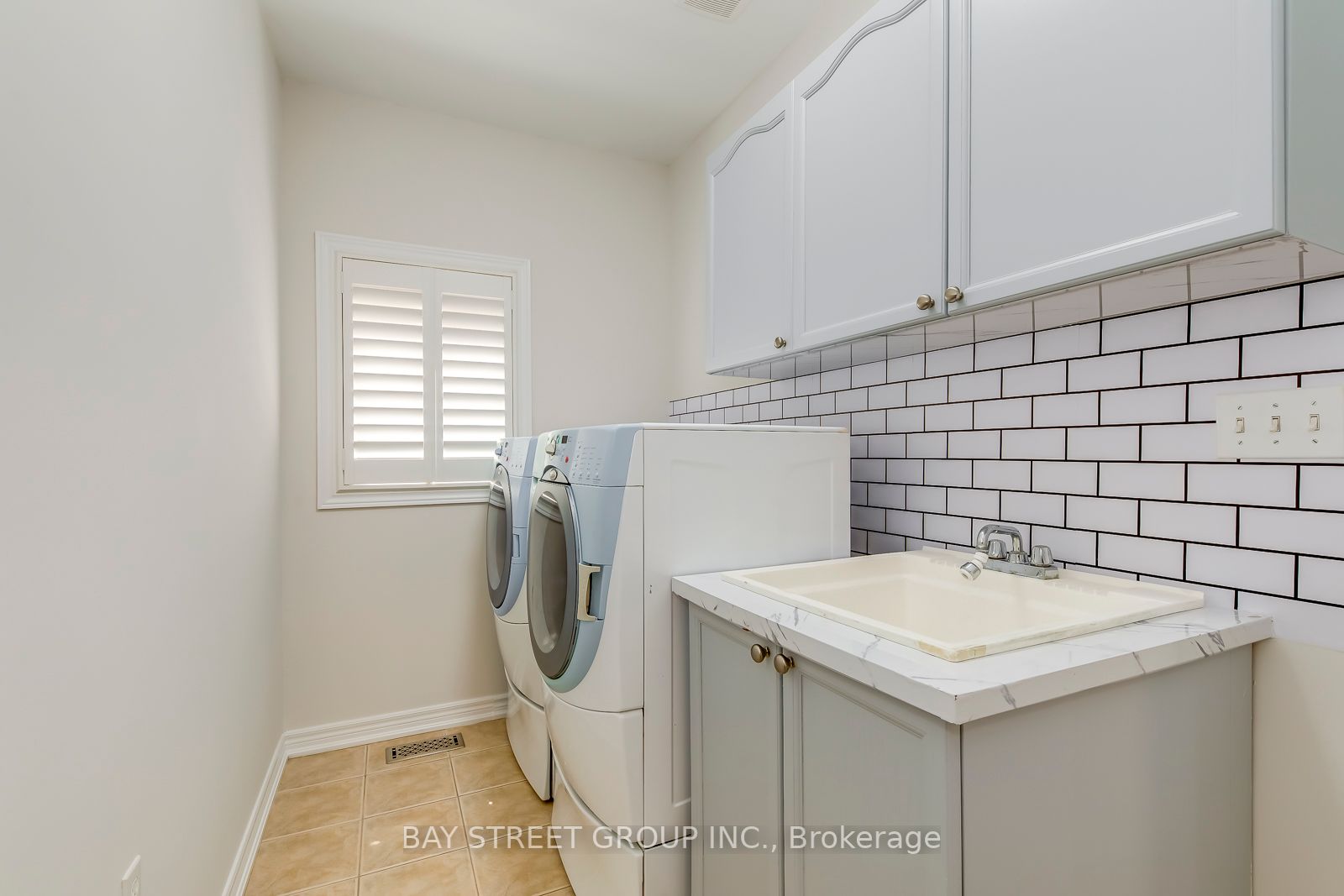 2309 Coronation Dr