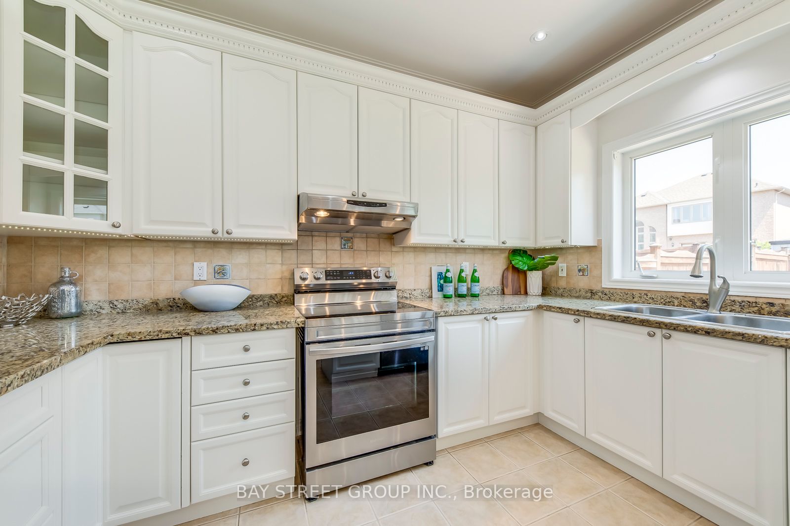 2309 Coronation Dr