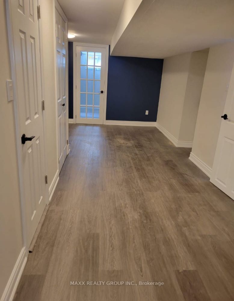 401 Dorchester Cres