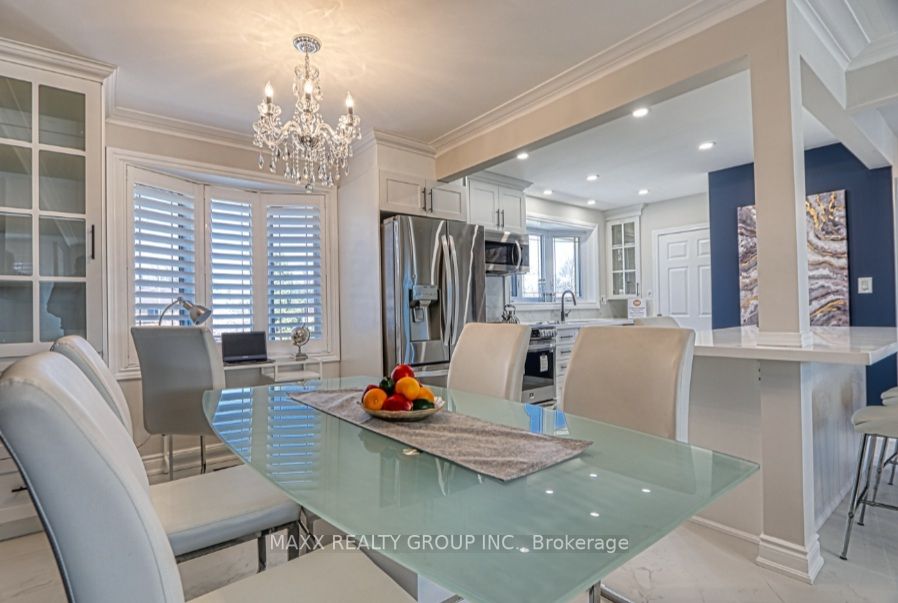 401 Dorchester Cres