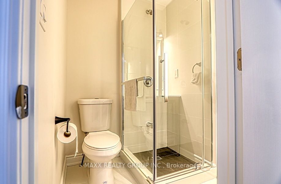 401 Dorchester Cres