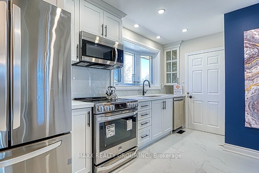 401 Dorchester Cres