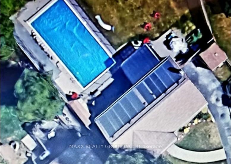 401 Dorchester Cres