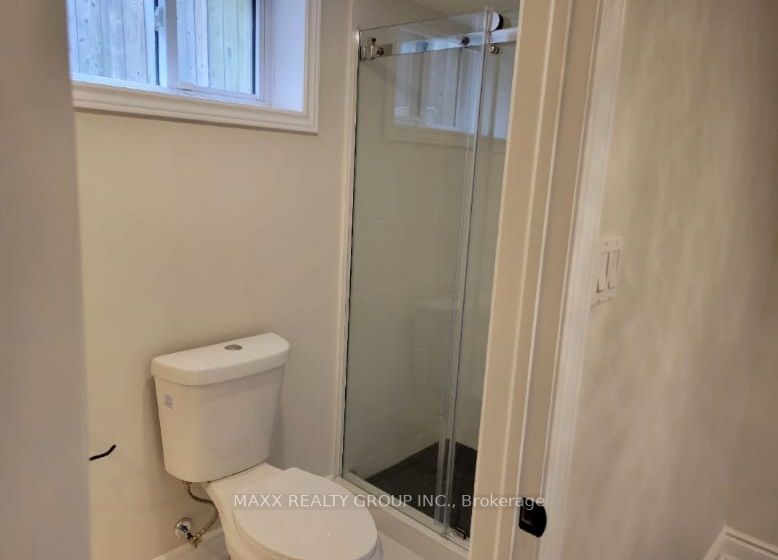 401 Dorchester Cres