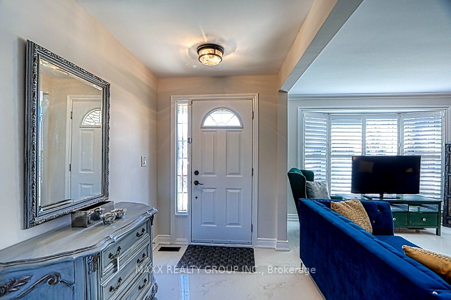 401 Dorchester Cres