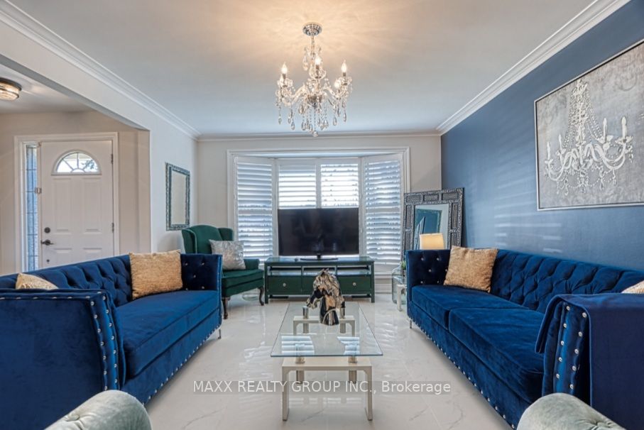 401 Dorchester Cres