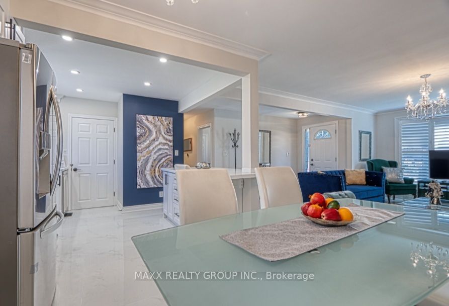 401 Dorchester Cres