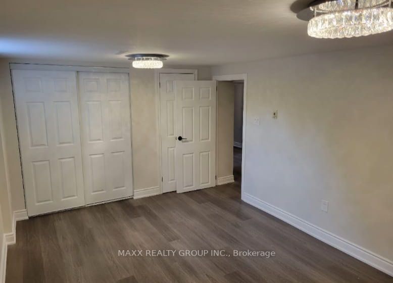 401 Dorchester Cres