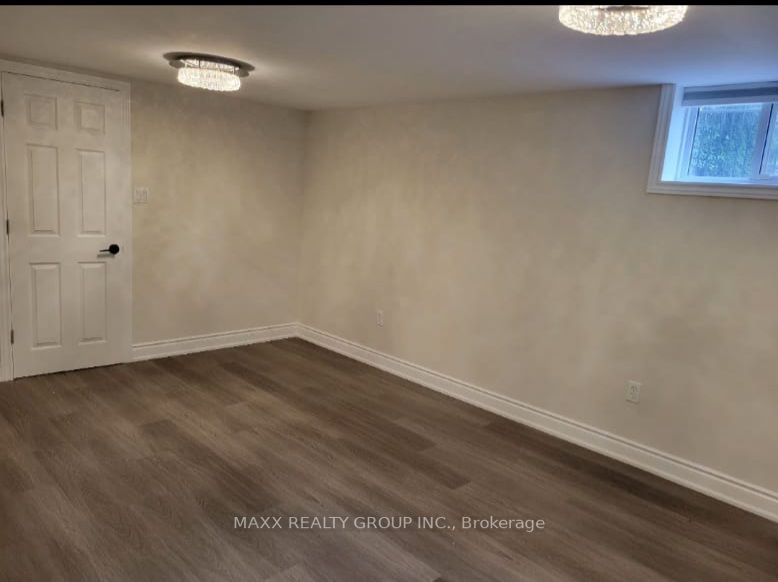 401 Dorchester Cres