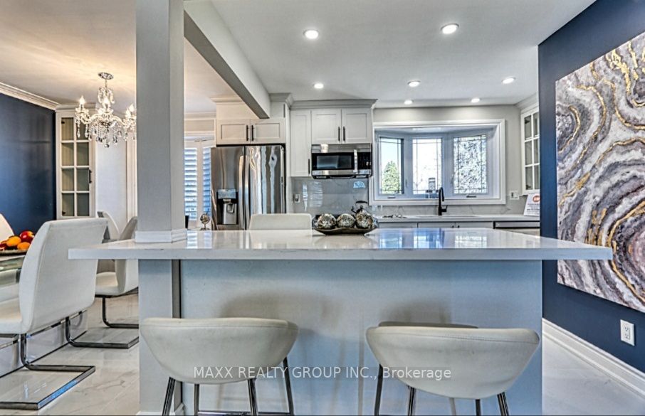 401 Dorchester Cres