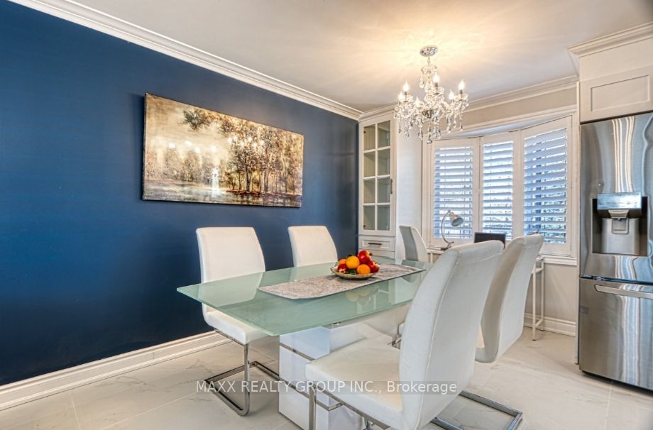401 Dorchester Cres