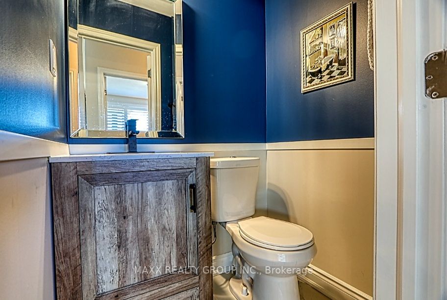 401 Dorchester Cres