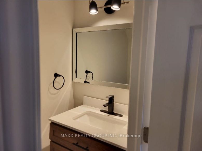 401 Dorchester Cres