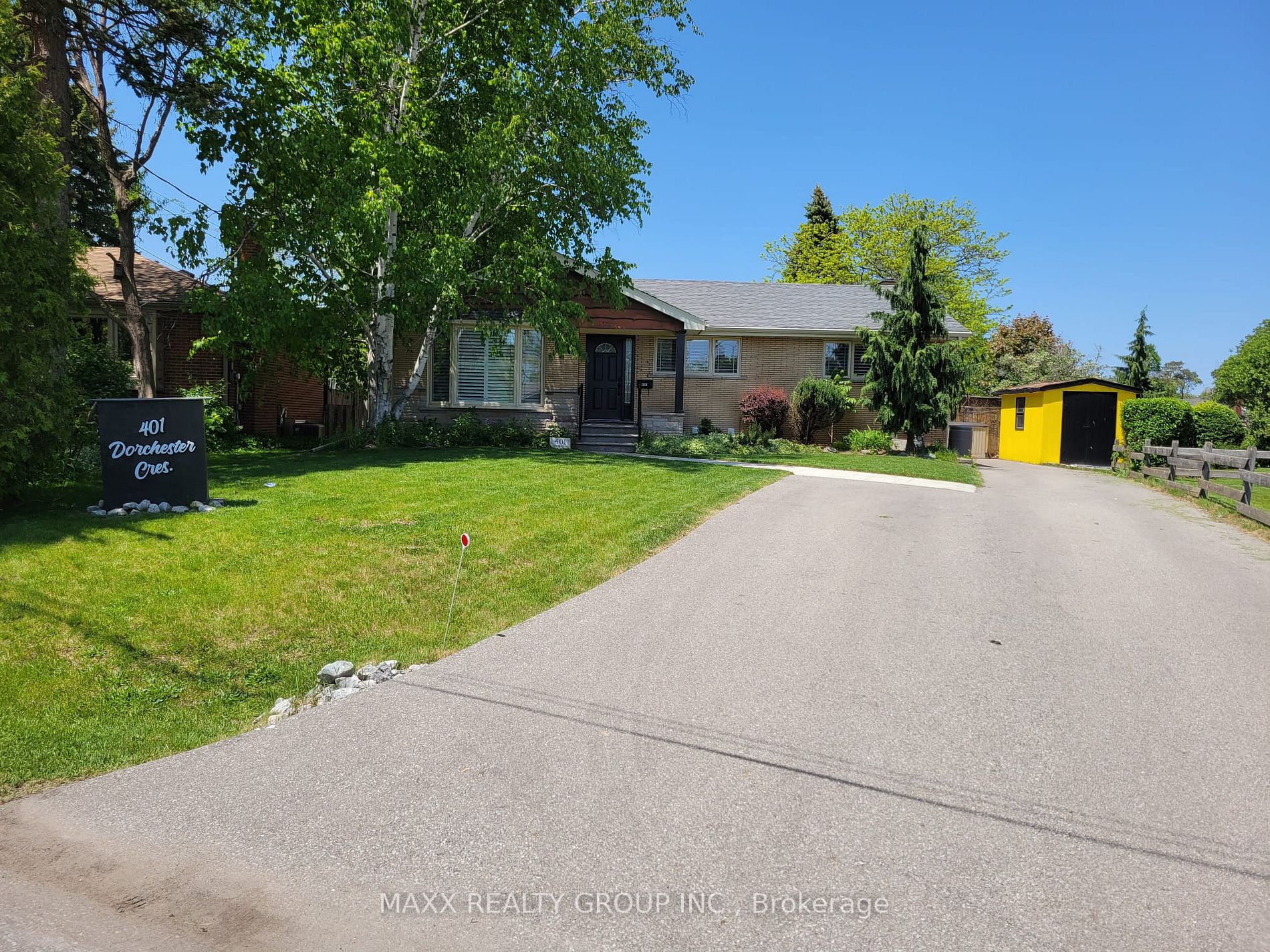 401 Dorchester Cres