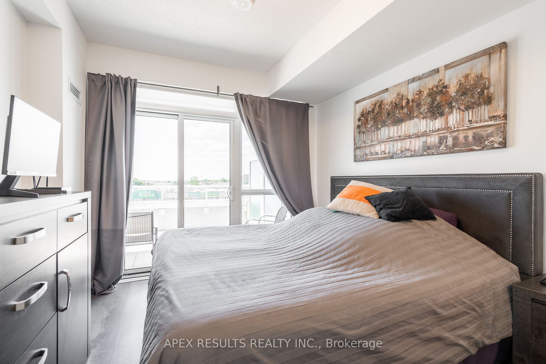55 Speers Rd, #411