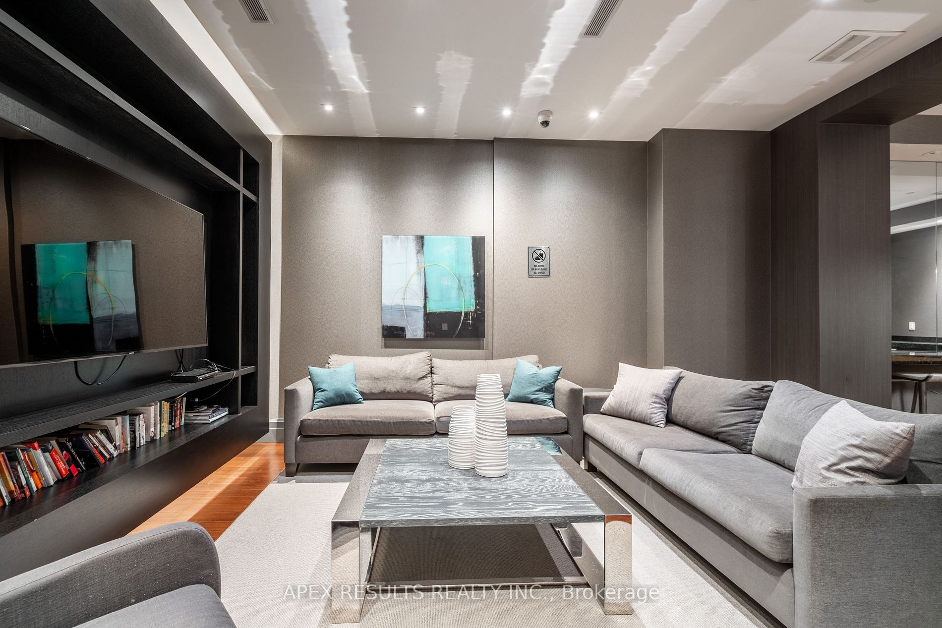 55 Speers Rd, #411