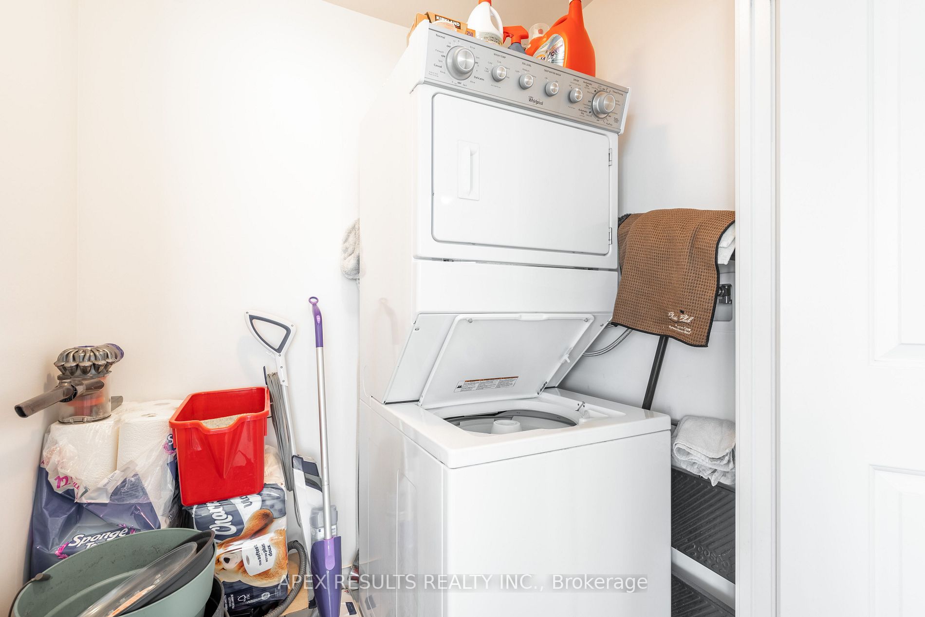 55 Speers Rd, #411