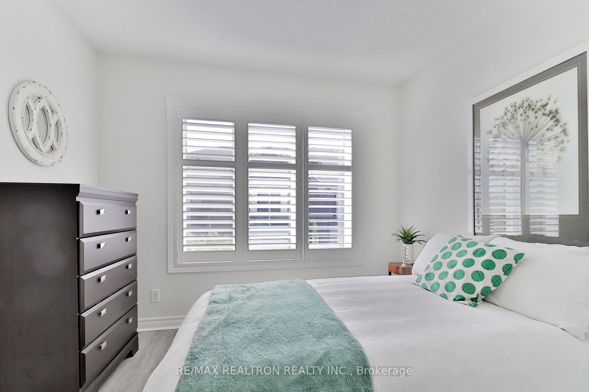 10 Carnation Ave, #19