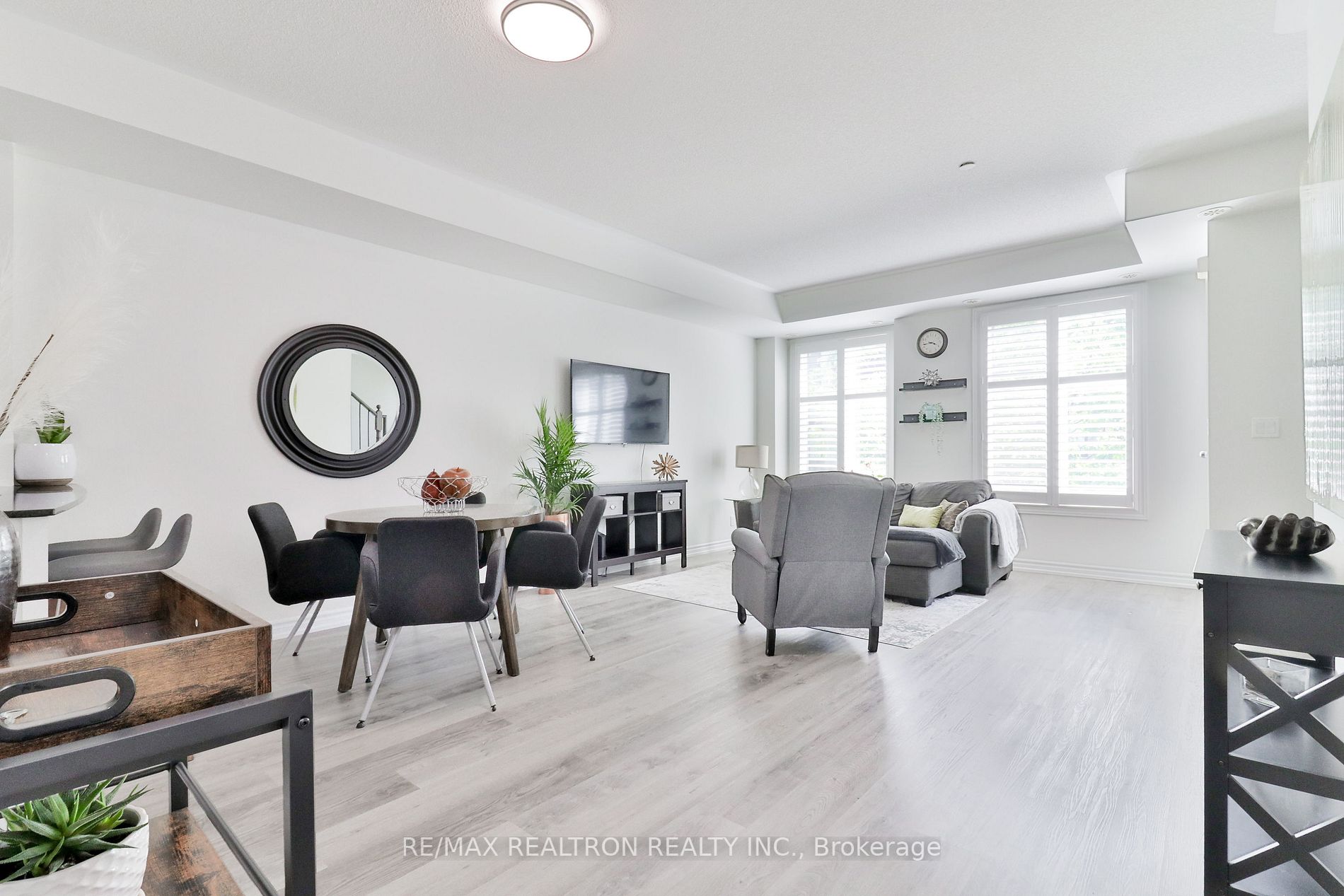 10 Carnation Ave, #19