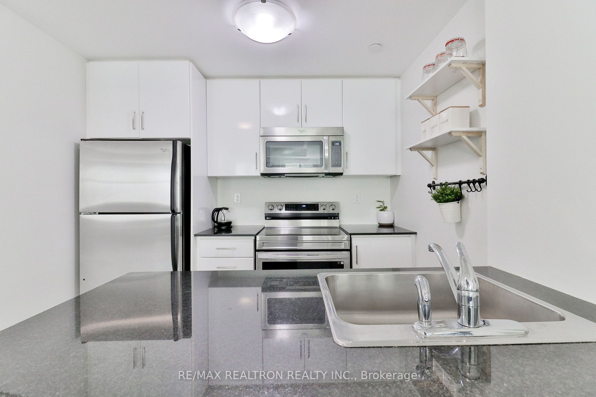 10 Carnation Ave, #19